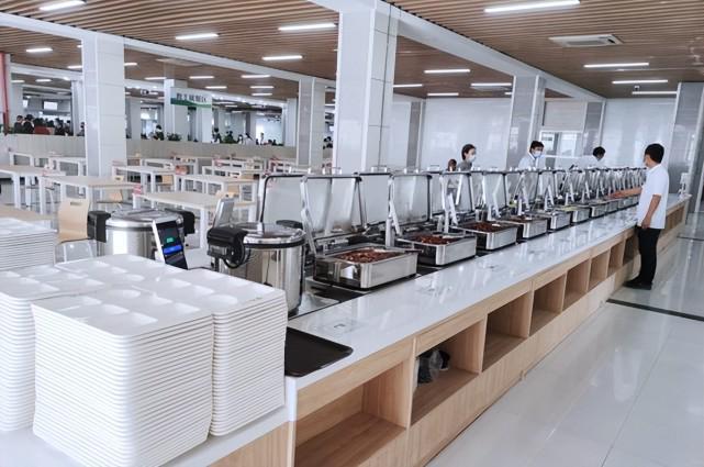 推動智能食堂信息管理更新改造，提升餐飲服務(wù)體驗(yàn)——以婚慶禮儀服務(wù)為例的融合創(chuàng)新